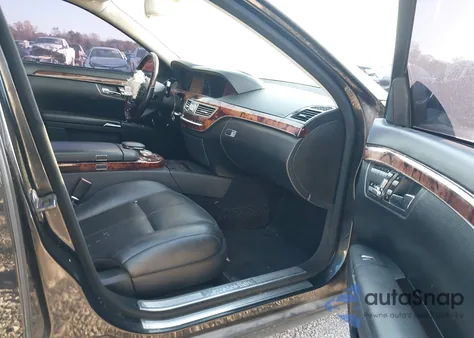 2007 Mercedes-Benz S 550 from USA, damaged, VIN WDDNG71X27A044145